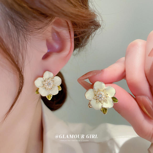 Enamel flower elegant earrings