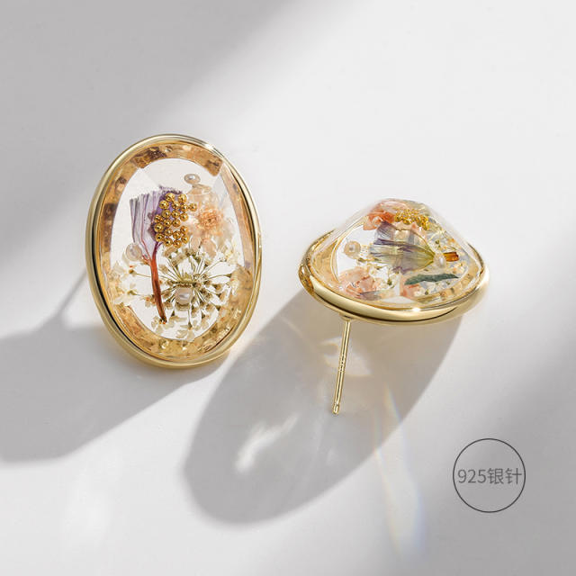 Vintage flower oval shape clear studs earrings