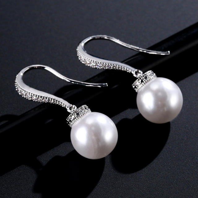Korean fashion elegant pearl earrings