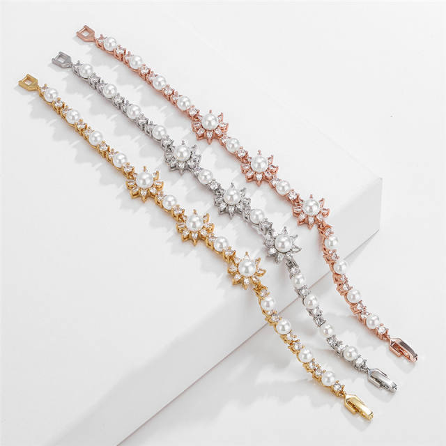 Delicate cubic zircon pearl flower copper bracelet
