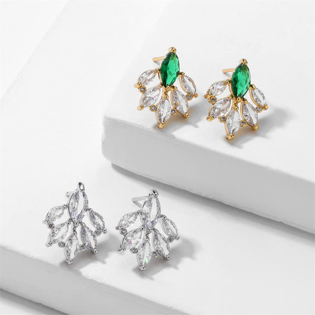 Elegant emerald copper studs earrings