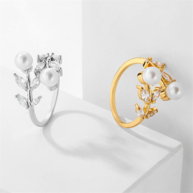 Creative cubic zircon pearl leaf copper rings