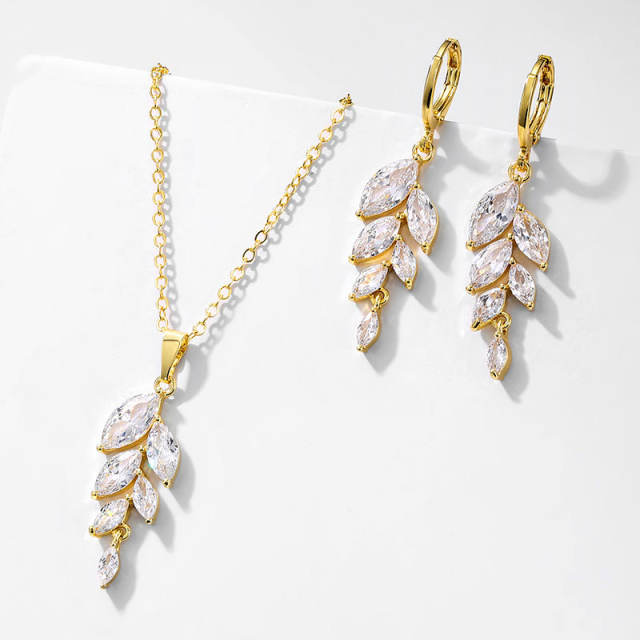 Classic cubic zircon leaf design diamond necklace set