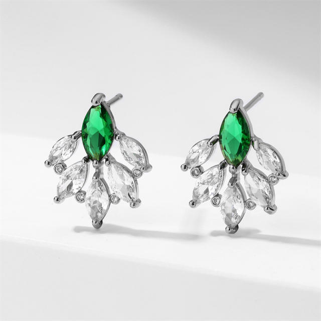 Elegant emerald copper studs earrings