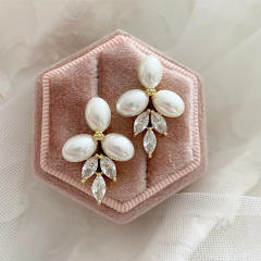Romantic pearl cubic zircon flower studs earrings