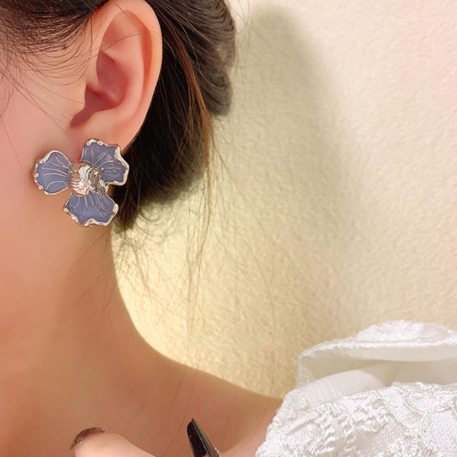 Sweet enamel blut color three petal flower studs earrings
