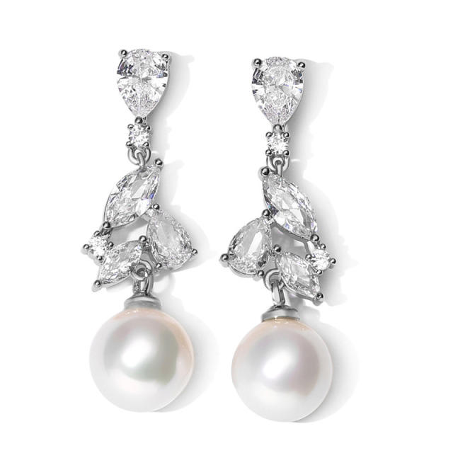 Delicate cubic zircon pearl diamond earrings