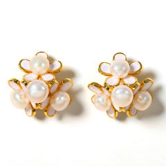 Elegant water pearl cloverstuds earrings