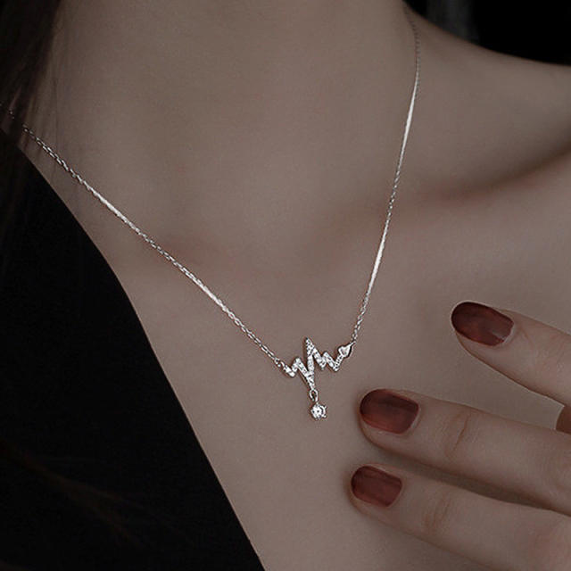 Chic design heartbeat diamond necklace