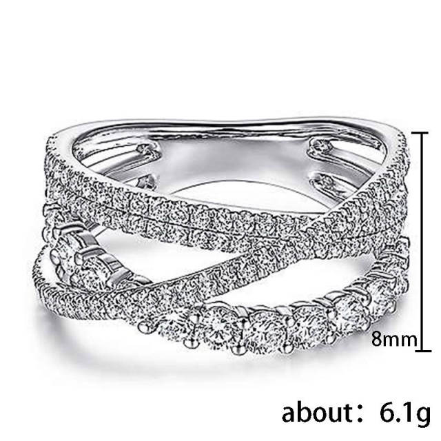 Unique line cubic zircon setting diamond rings