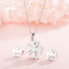 Sweet clover stainless steel necklace set