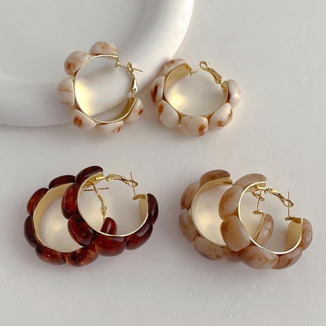 Concise acrylic flower copper hoop earrings