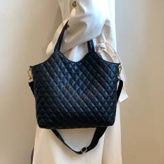 Large capacity qulited PU leather tote bag