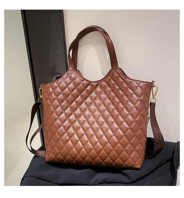 Large capacity qulited PU leather tote bag