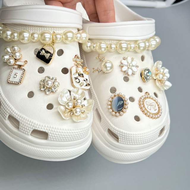 Eleagnt pearl flower shoes accessory for cross