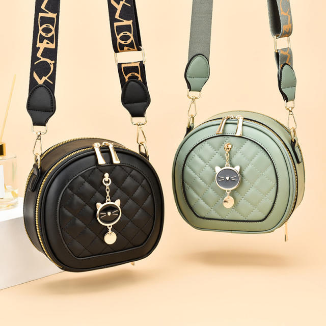 Sweet round shape qulited crossbody bag