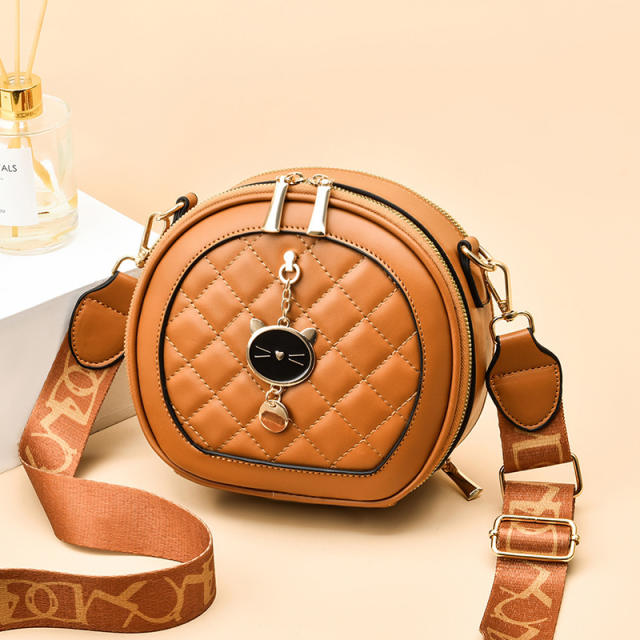 Sweet round shape qulited crossbody bag