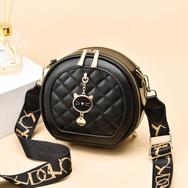 Sweet round shape qulited crossbody bag