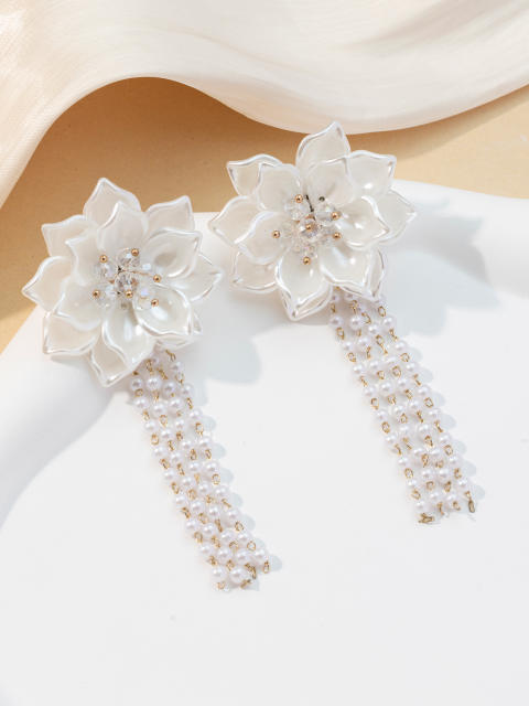 Delicate white acrylic flower pearl tassel wedding earrings