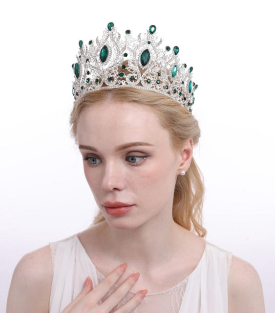 Baroque trend color cubic zircon alloy crown