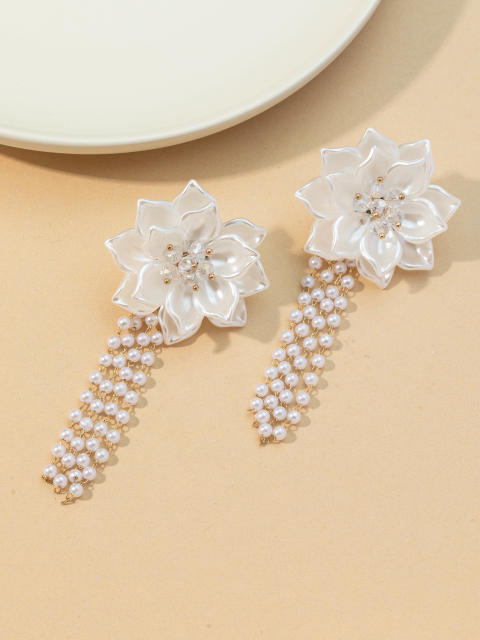 Delicate white acrylic flower pearl tassel wedding earrings