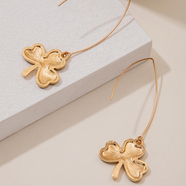 Green color clover alloy earrings