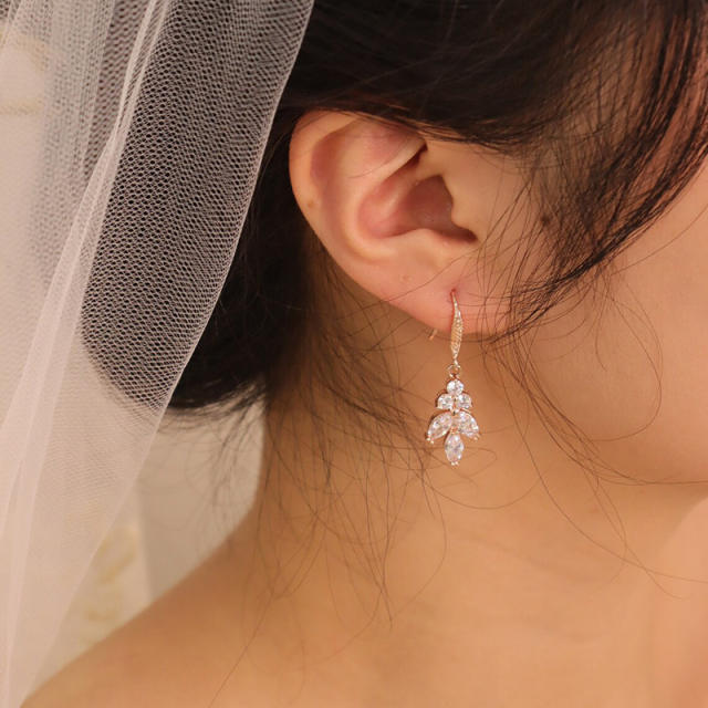 AAA cubic zircon leaf copper earrings