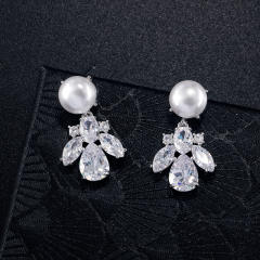 Delicate copper material cubic zircon pearl diamond earrings