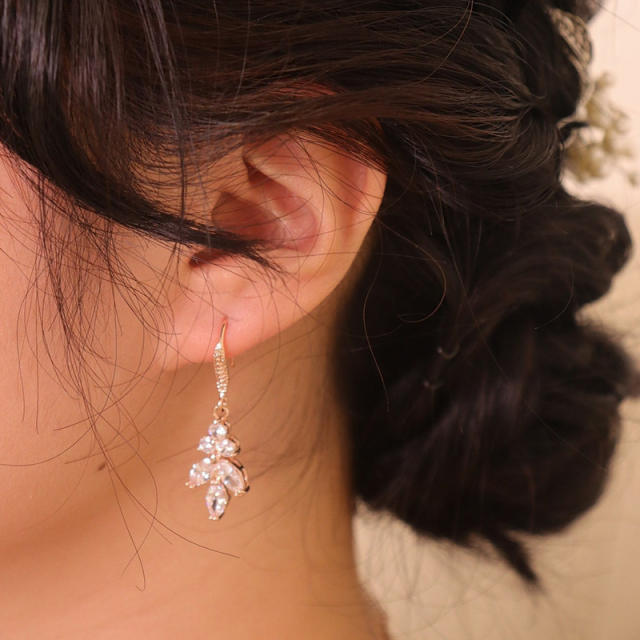 AAA cubic zircon leaf copper earrings