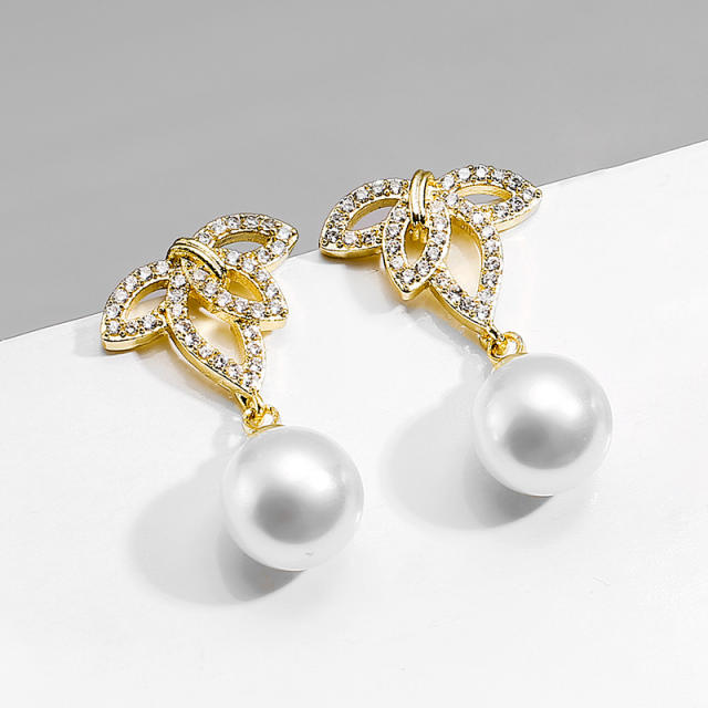 Creative hollow leaf cubic zircon pearl copper earrings