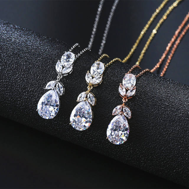 Eleagnt cubic zircon drop diamond necklace