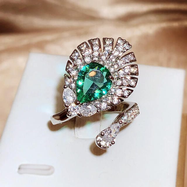 Luxury green cubic zircon statement peacock rings