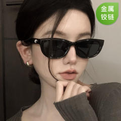Vintage cat eye shape sunglasses