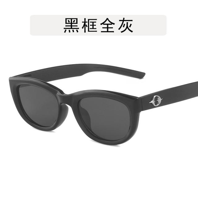 Vintage cat eye shape sunglasses