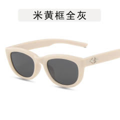 Vintage cat eye shape sunglasses