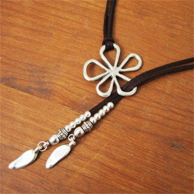 Boho hollow flower pu leather black choker necklace