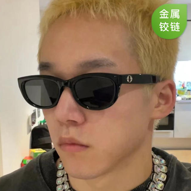 Vintage cat eye shape sunglasses