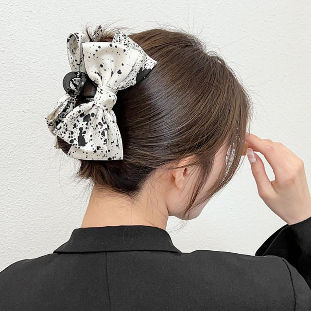 Korean fashion spring polka dots hair claw clips