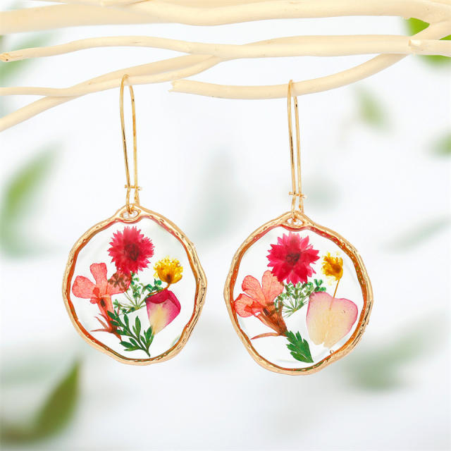 Clear resin dry flower earrings
