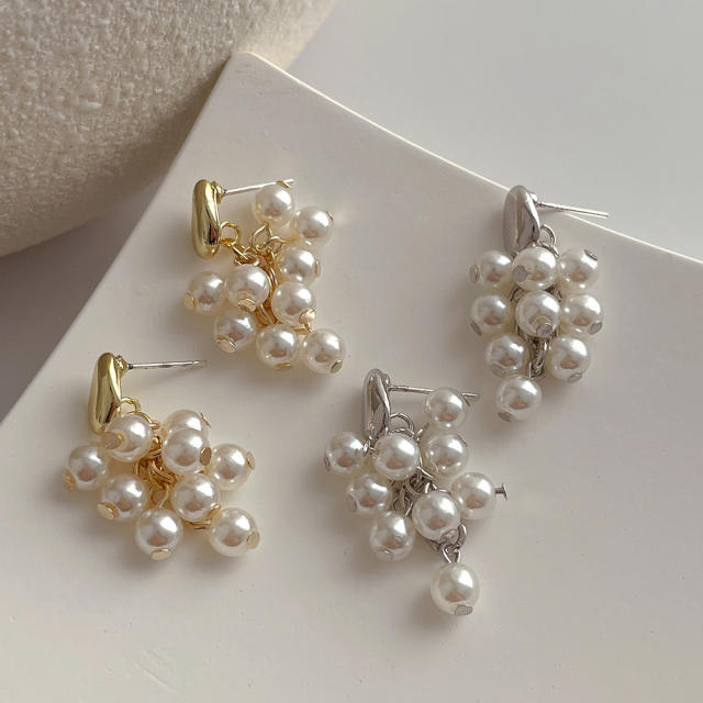 Korean fashion pearl earrings