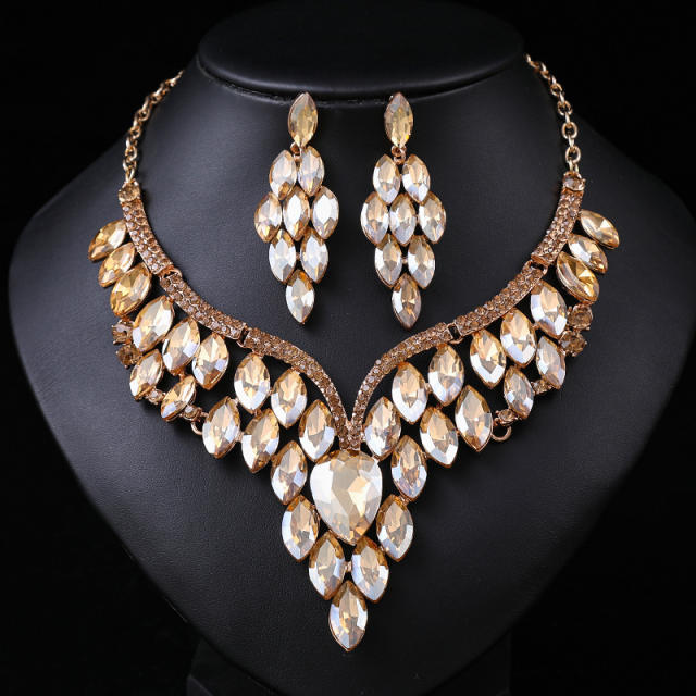 Occident fashion color glass crystal necklace set