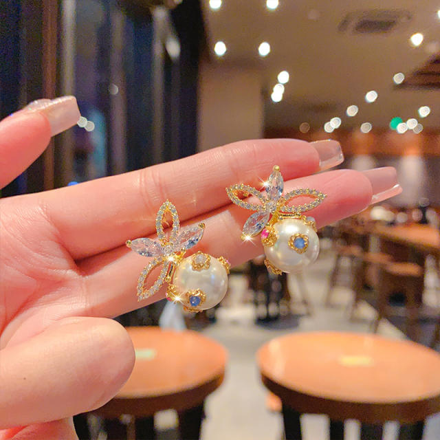 Elegant cubic zircon petal pearl earrings