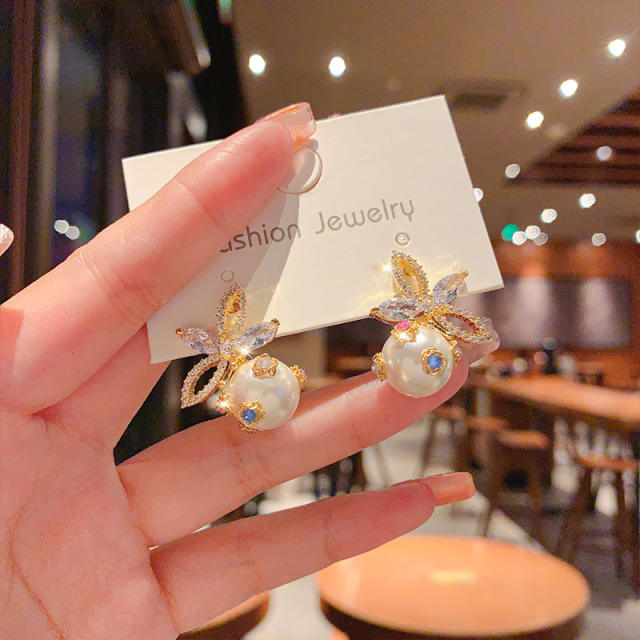 Elegant cubic zircon petal pearl earrings