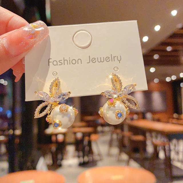 Elegant cubic zircon petal pearl earrings