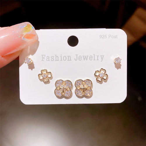 925 needle elegant cubic zircon clover ear studs set