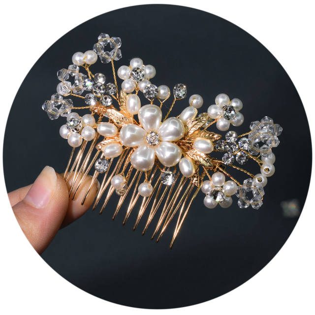 Elegant handmade faux pearl flower wedding hair combs