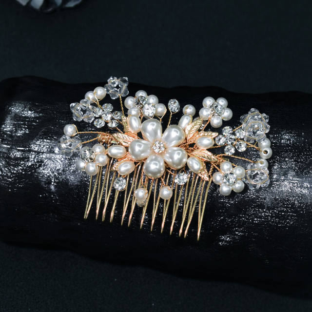 Elegant handmade faux pearl flower wedding hair combs