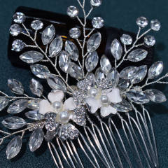 Elegant handmade cubic zircon leaf wedding hair combs