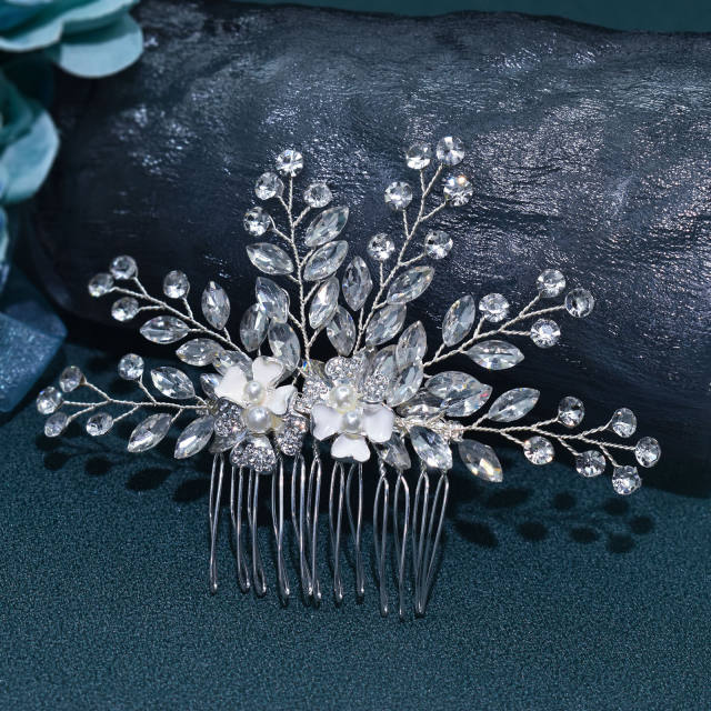Elegant handmade cubic zircon leaf wedding hair combs