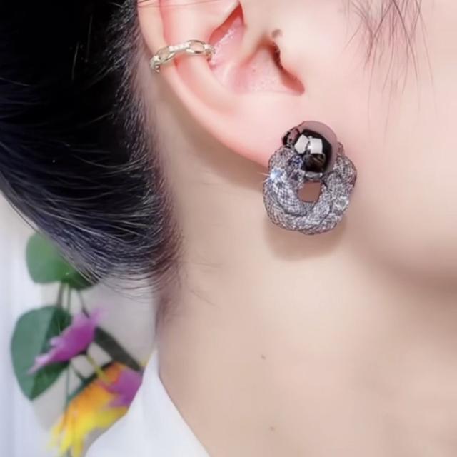 Vintage black color copper alloy cubic zircon studs earrings